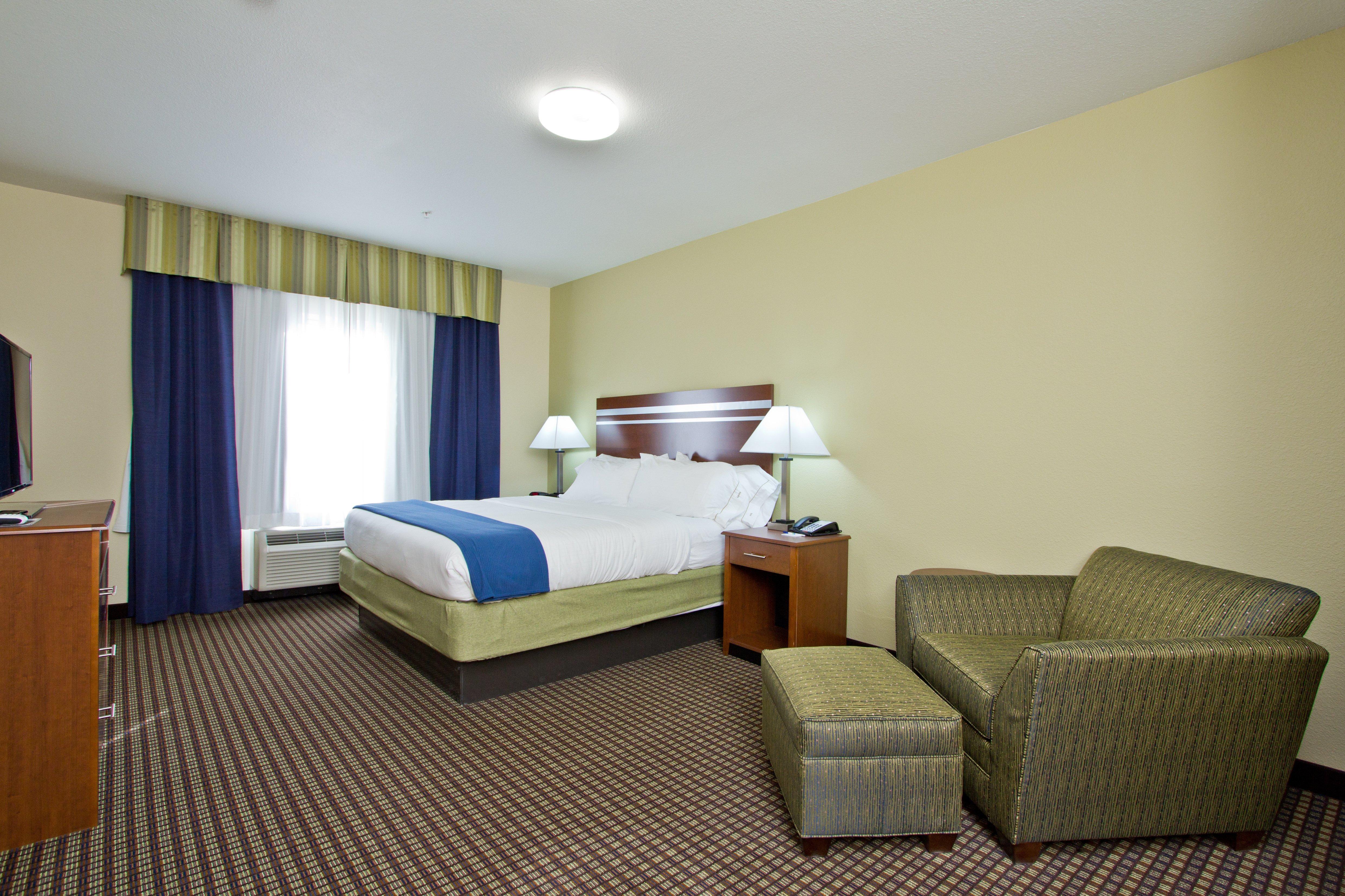 Holiday Inn Express And Suites Denver East Peoria Street By Ihg Exterior photo