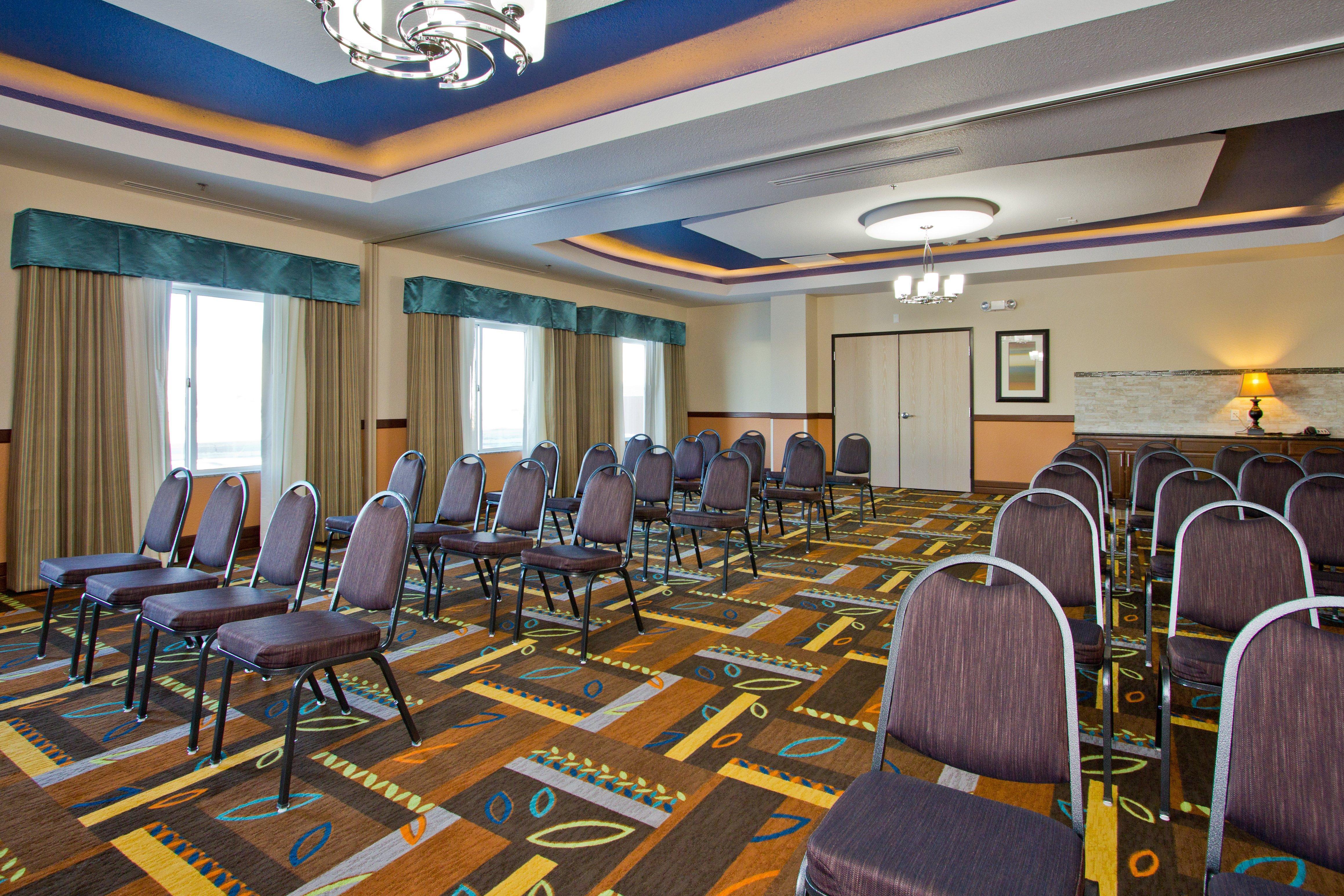 Holiday Inn Express And Suites Denver East Peoria Street By Ihg Exterior photo