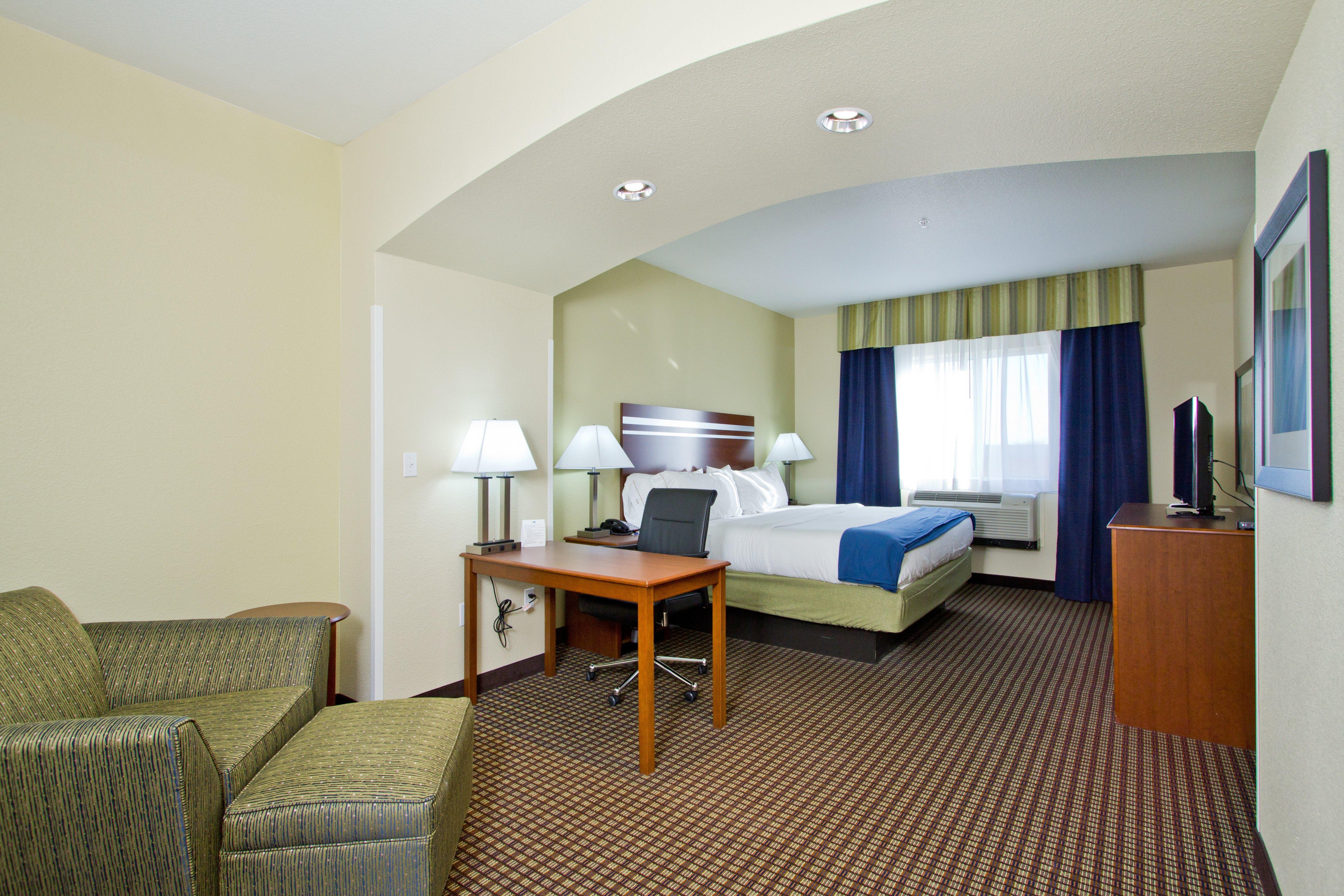 Holiday Inn Express And Suites Denver East Peoria Street By Ihg Exterior photo
