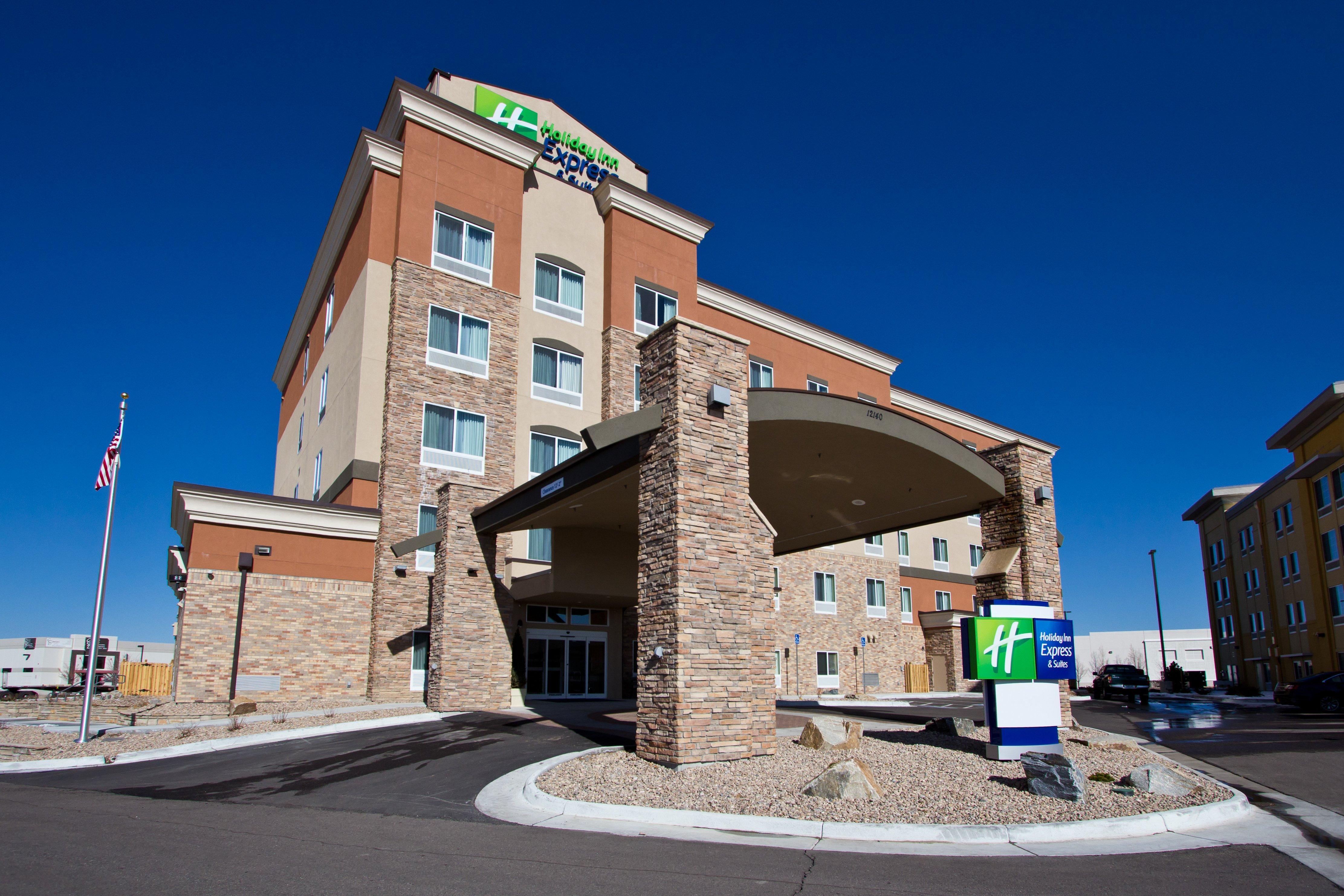 Holiday Inn Express And Suites Denver East Peoria Street By Ihg Exterior photo