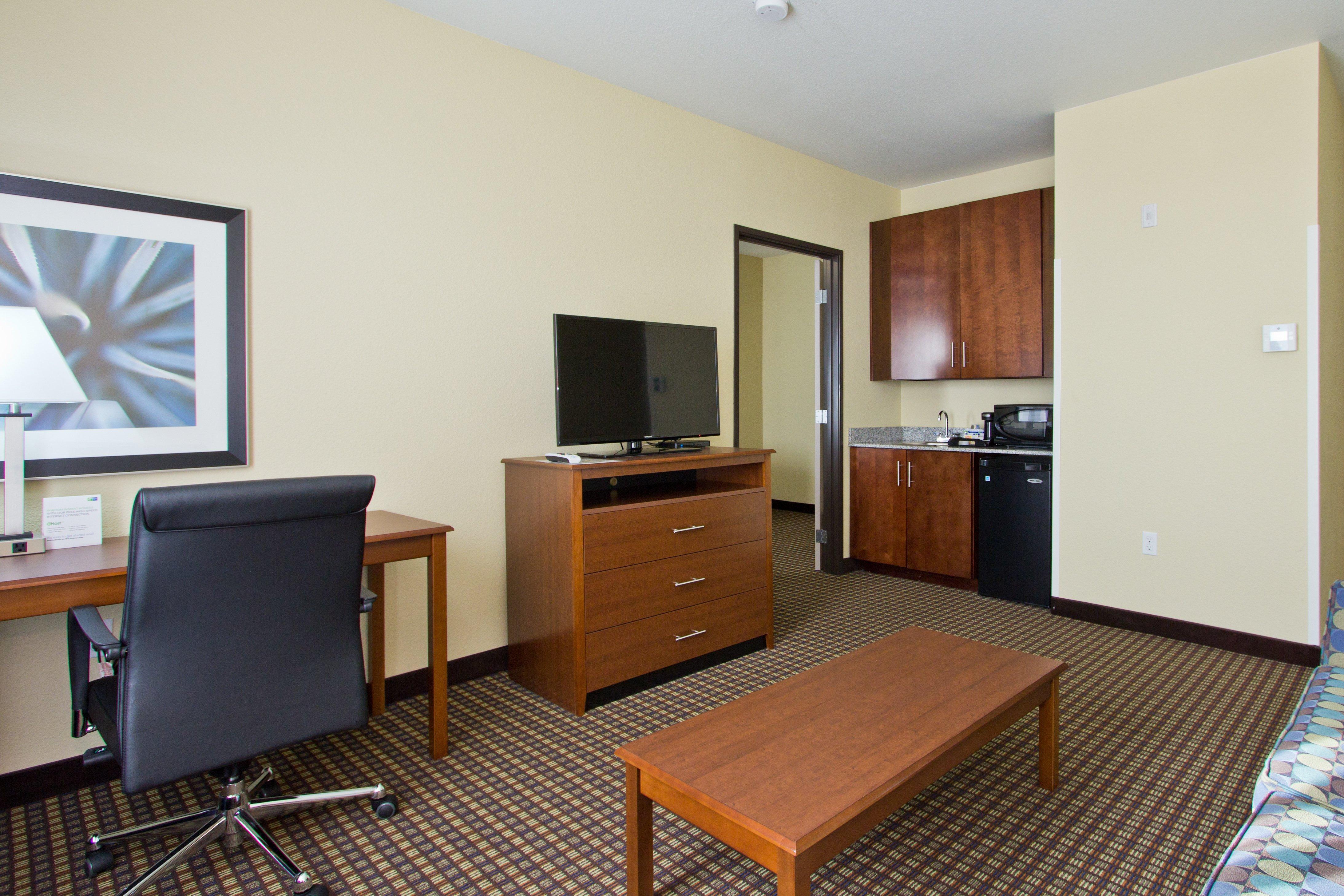 Holiday Inn Express And Suites Denver East Peoria Street By Ihg Exterior photo