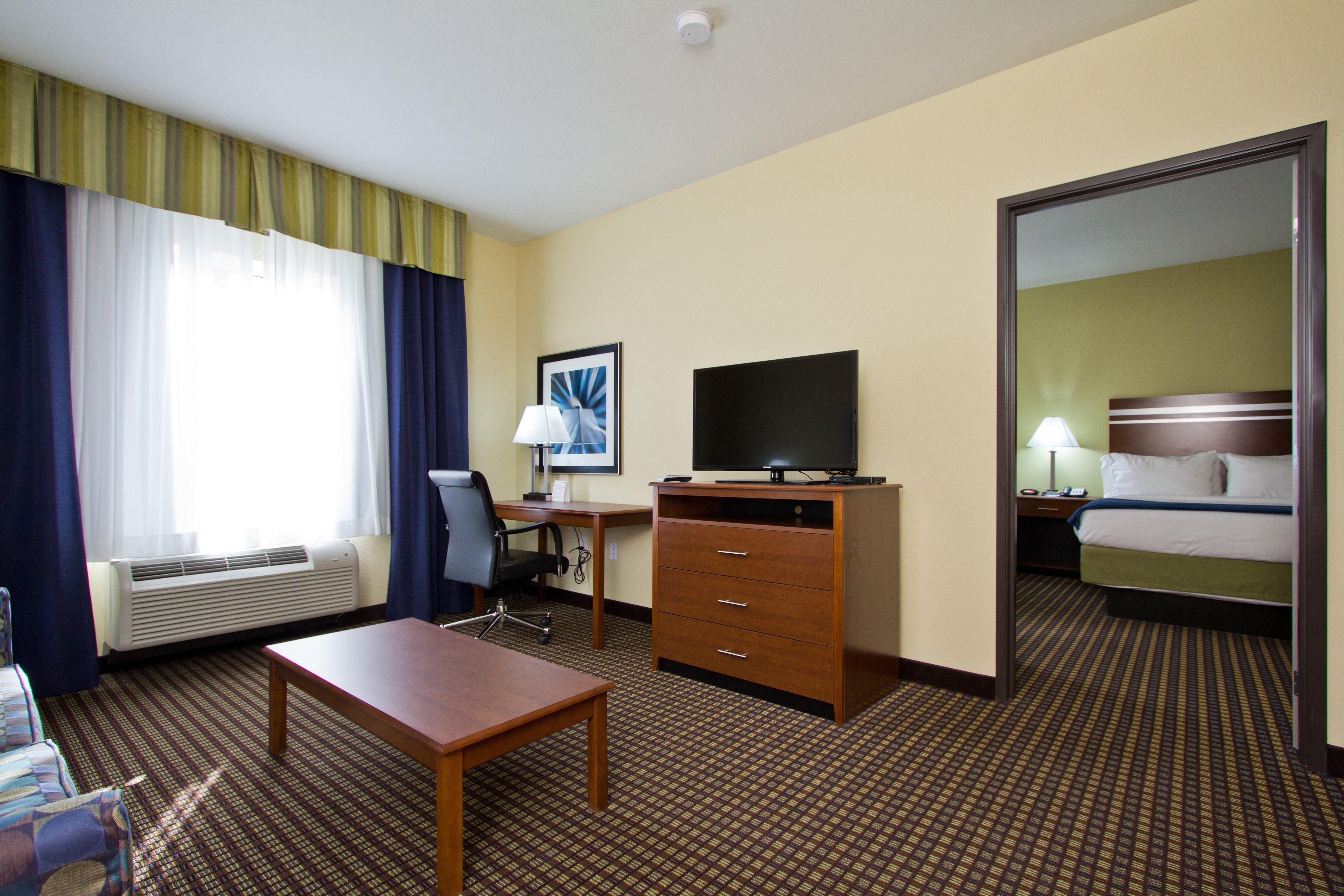 Holiday Inn Express And Suites Denver East Peoria Street By Ihg Exterior photo