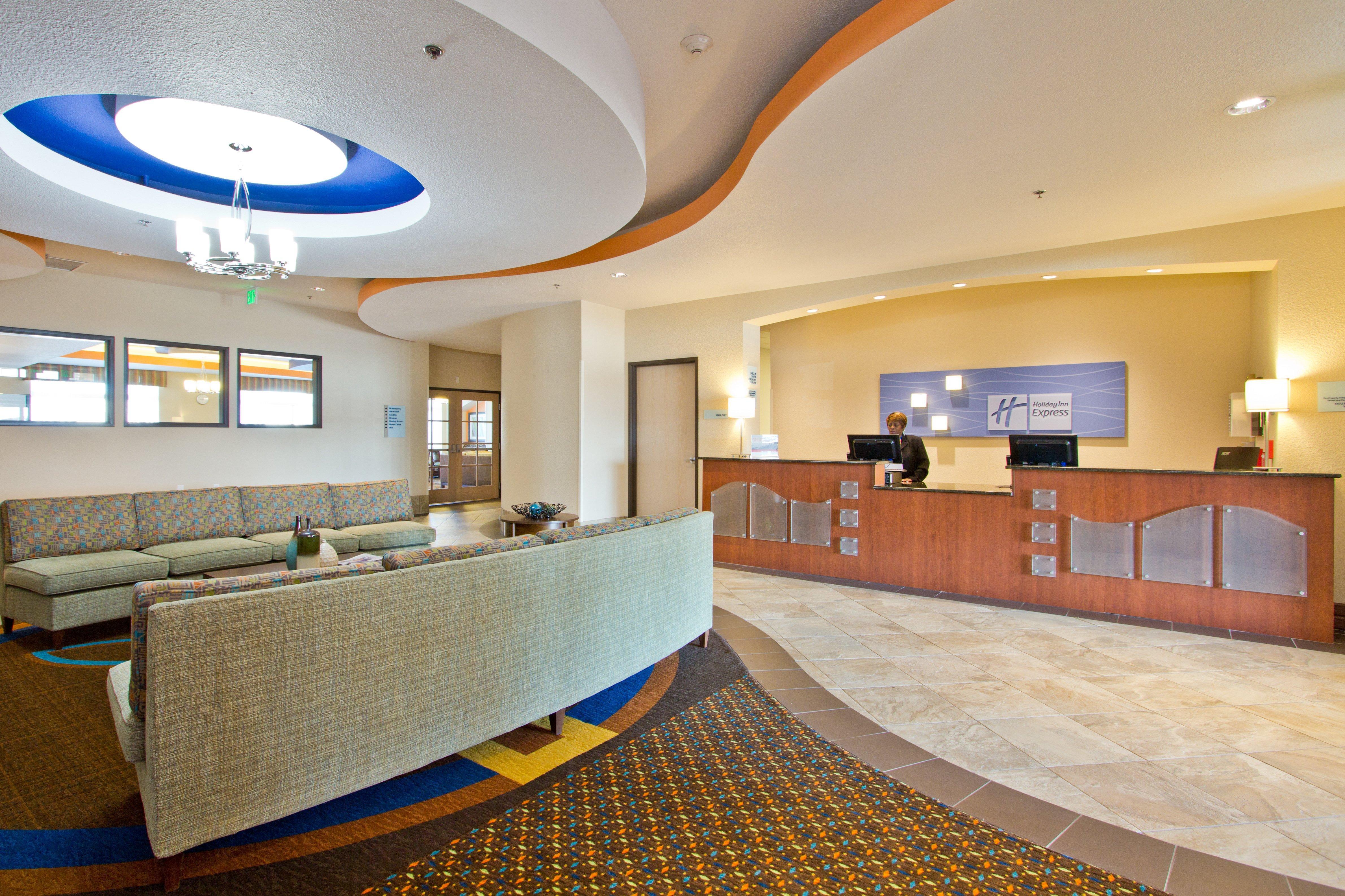 Holiday Inn Express And Suites Denver East Peoria Street By Ihg Exterior photo