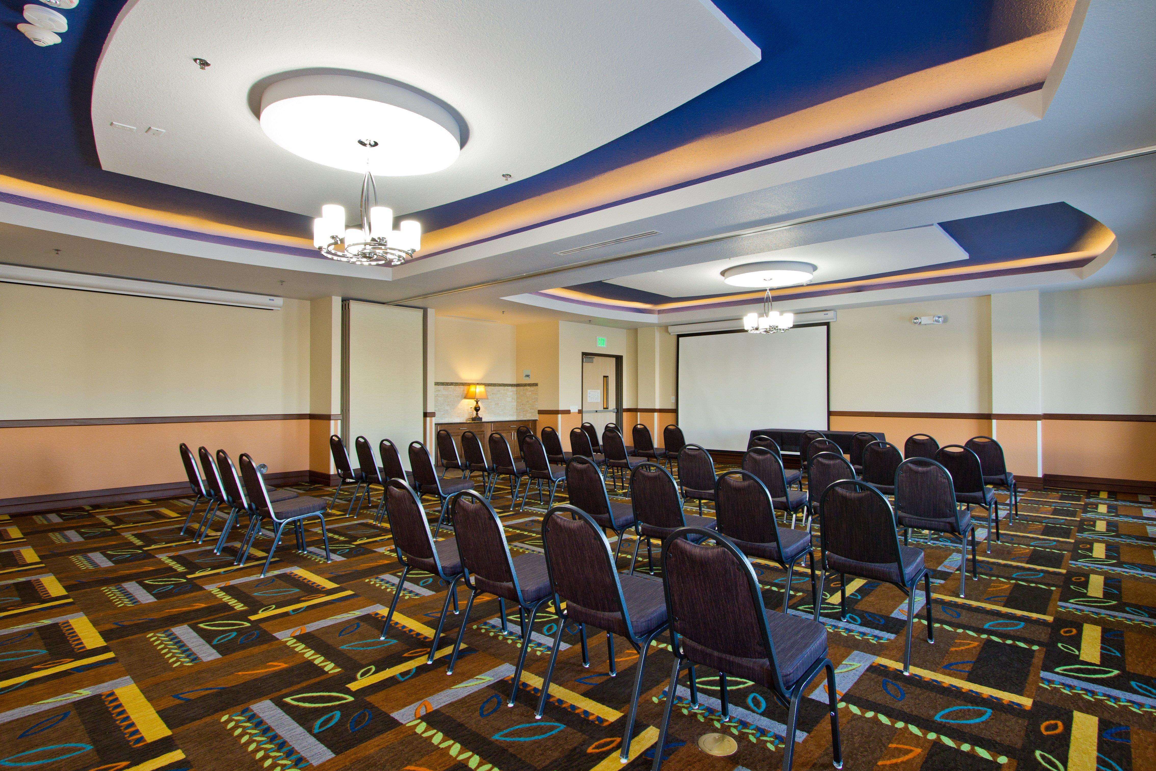Holiday Inn Express And Suites Denver East Peoria Street By Ihg Exterior photo