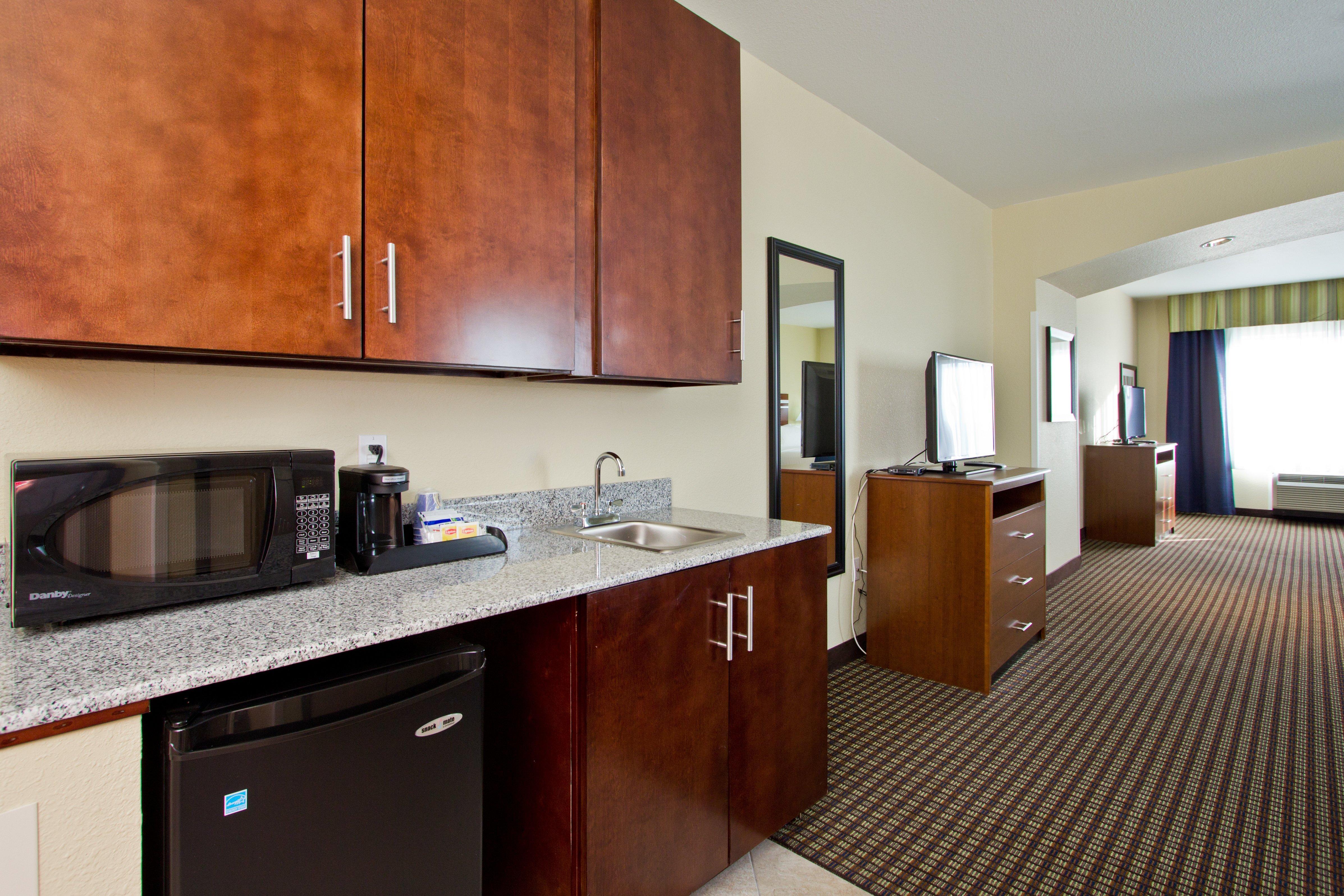 Holiday Inn Express And Suites Denver East Peoria Street By Ihg Exterior photo