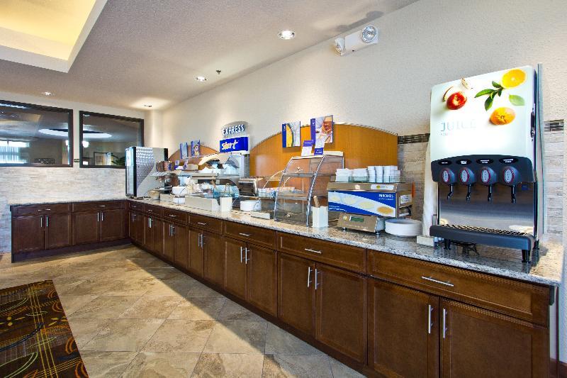 Holiday Inn Express And Suites Denver East Peoria Street By Ihg Exterior photo